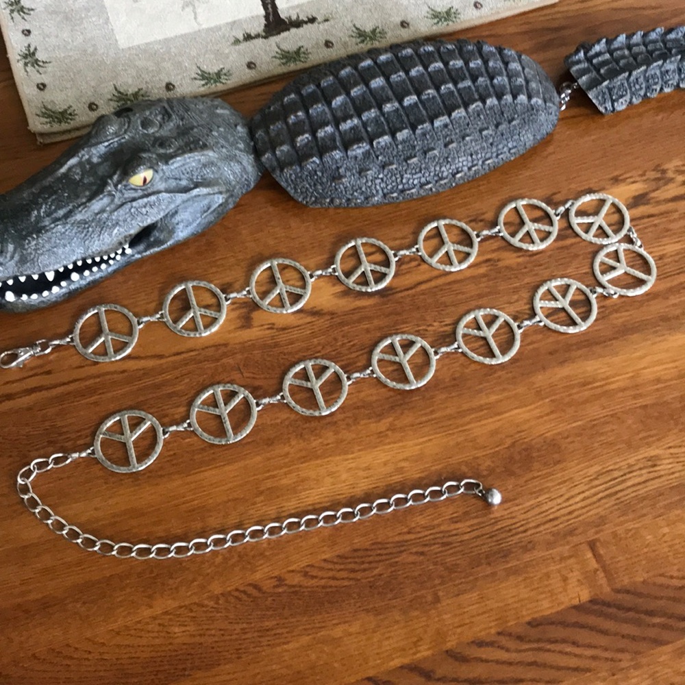 🌴🌴Peace symbol metal belt 🌴🌴